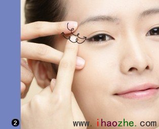 按摩根治眼袋黑眼圈 良方