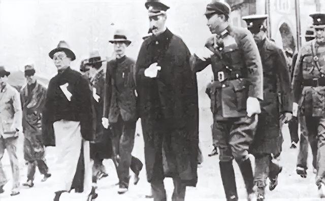 蒋介石临终遗言，道出自己不放张学良的原因，宋美龄听后潸然泪下