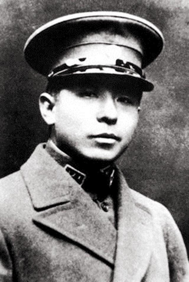 蒋介石临终遗言，道出自己不放张学良的原因，宋美龄听后潸然泪下