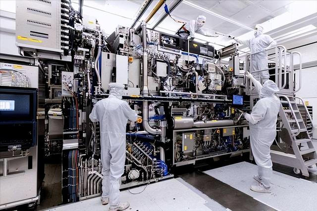 比原子弹还稀有，全世界仅2个国家掌握，制造光刻机太难了