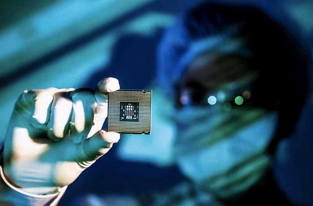 比原子弹还稀有，全世界仅2个国家掌握，制造光刻机太难了