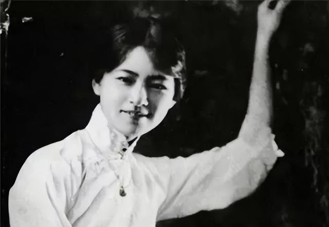 陆小曼和林徽因之墓：一座凄凉无人牵挂，一座葬在八宝山鲜花不断