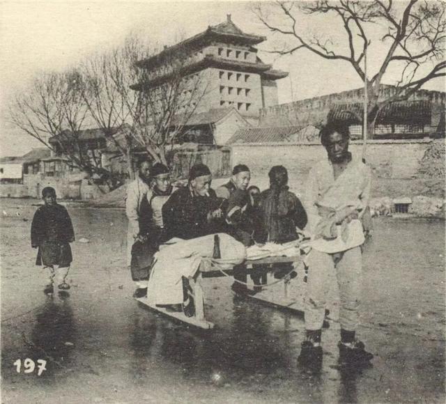 一百多年前，人们过着什么样的生活？这些照片，让人瞬间穿越…