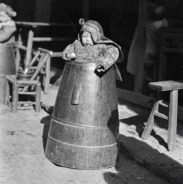 一百多年前，人们过着什么样的生活？这些照片，让人瞬间穿越…