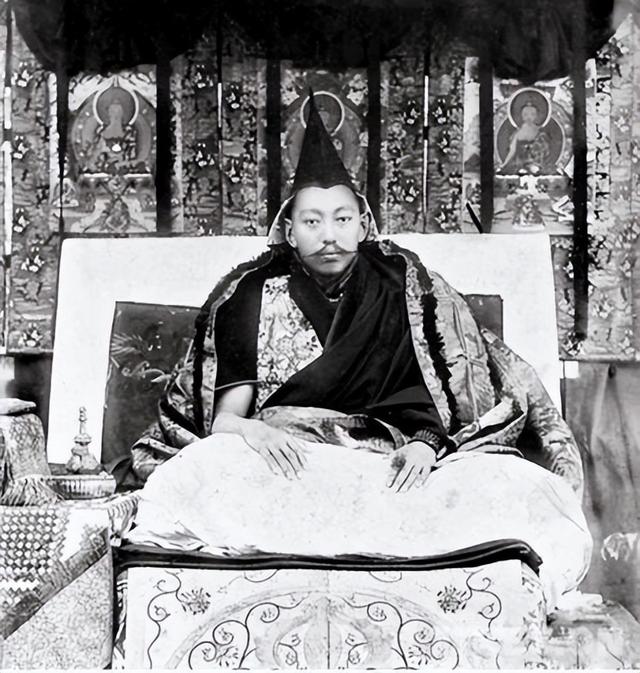 达赖和班禅有什么区别？