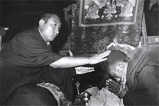 达赖和班禅有什么区别？