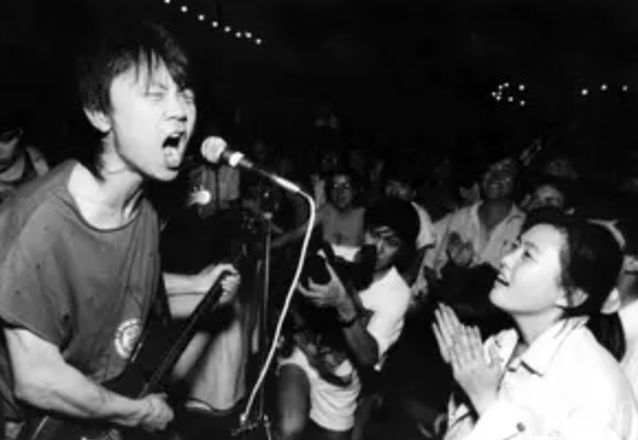 内地乐坛最猛的一群歌手，30年前震撼香港，如今你我却遗忘了他们