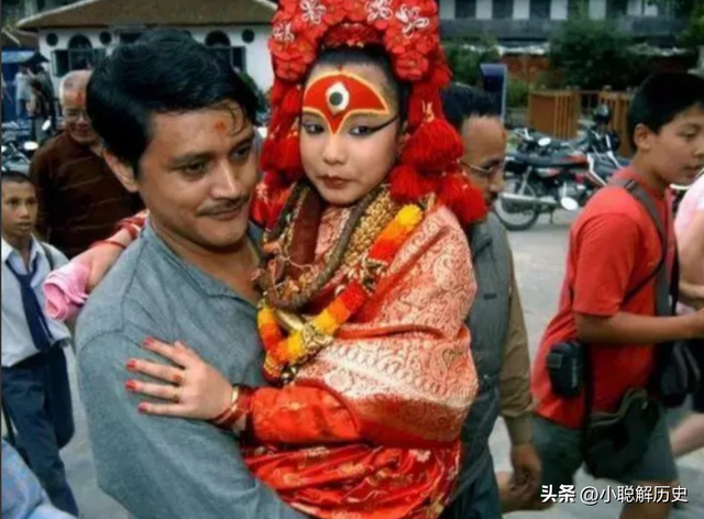 印度的神庙养妓女？被称为“神的侍女”，其实是僧侣的女奴