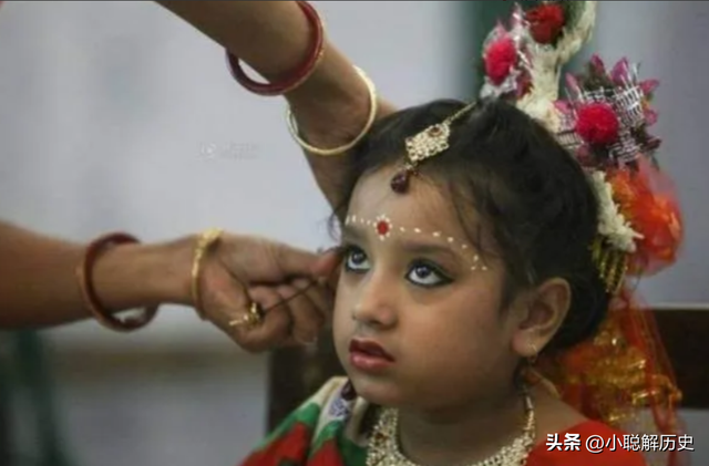 印度的神庙养妓女？被称为“神的侍女”，其实是僧侣的女奴