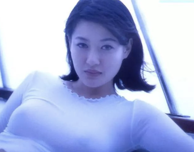 20年前，说要帮陈宝莲养儿子的曾志伟和梁家辉，如今履行承诺了吗