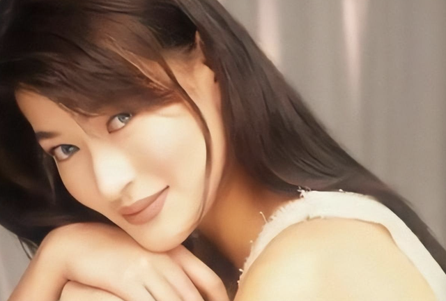 20年前，说要帮陈宝莲养儿子的曾志伟和梁家辉，如今履行承诺了吗