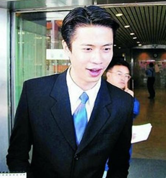 20年前，说要帮陈宝莲养儿子的曾志伟和梁家辉，如今履行承诺了吗