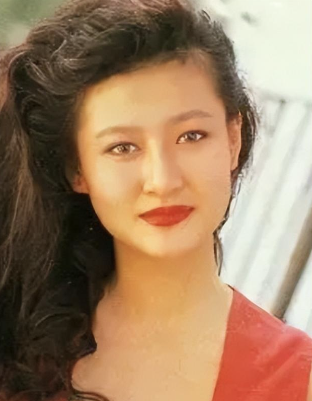 20年前，说要帮陈宝莲养儿子的曾志伟和梁家辉，如今履行承诺了吗