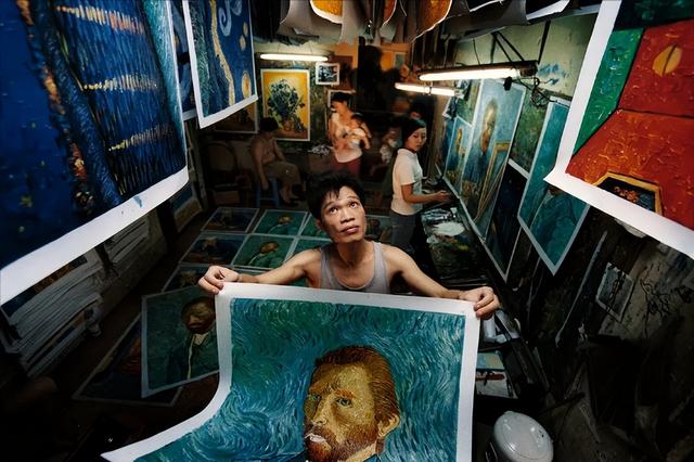 “中国梵高”赵小勇：20年临摹梵高近10万次，画价从百元到万元