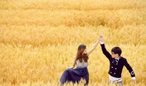 《麦田里的守望者》今又重读，才明白作者究竟要守望的是什么？