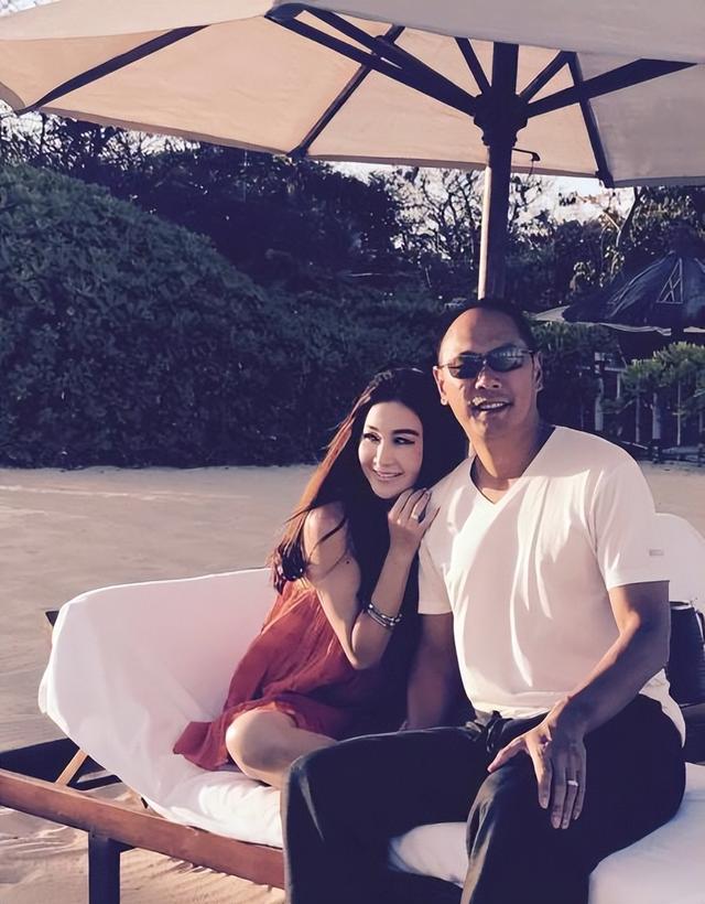 11对丁克的港星明星，各有各的心酸，两位背叛原配偷偷生子