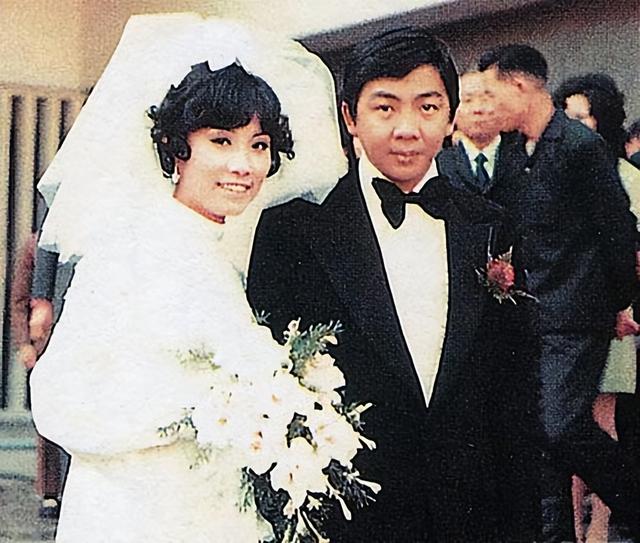 11对丁克的港星明星，各有各的心酸，两位背叛原配偷偷生子