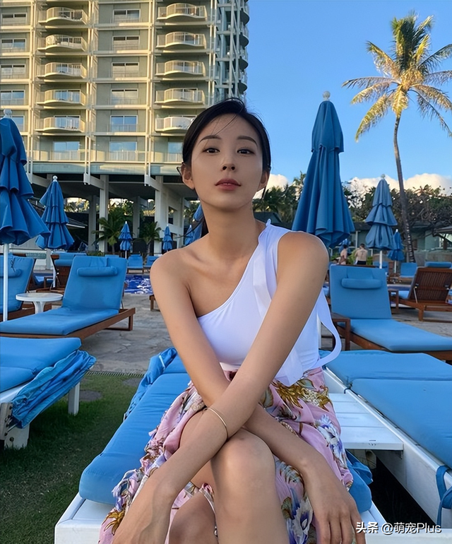 韩国网红模特Bora Kim金宝拉大秀泳装好身材