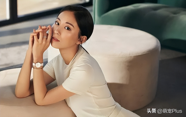 韩国网红模特Bora Kim金宝拉大秀泳装好身材