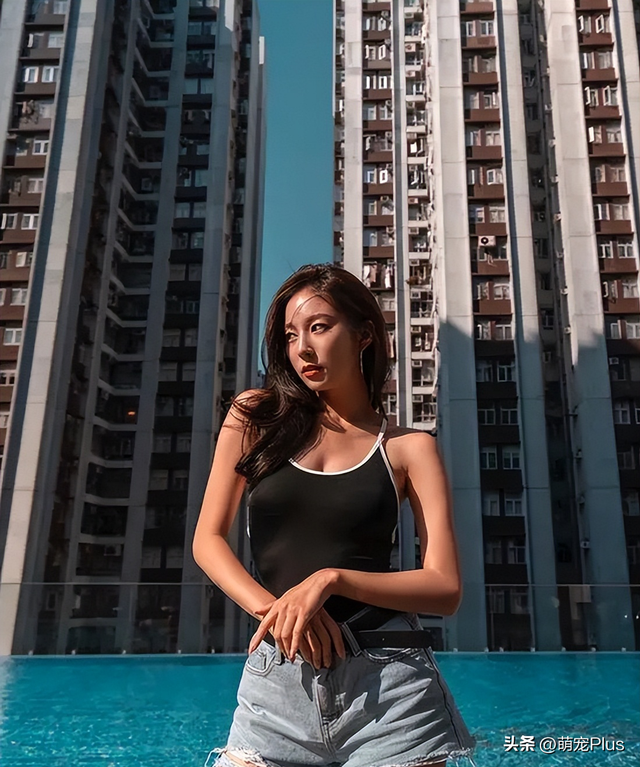 韩国网红模特Bora Kim金宝拉大秀泳装好身材