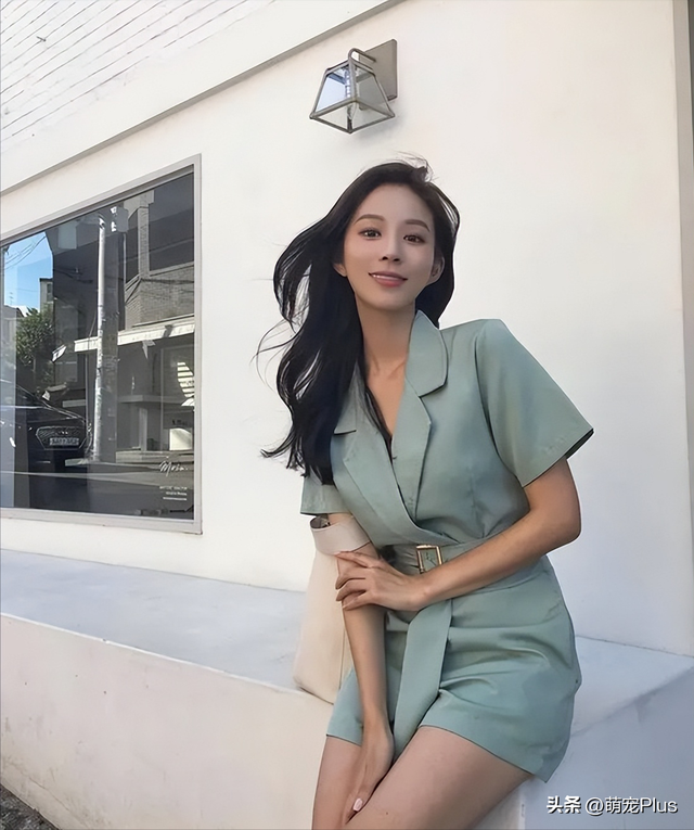 韩国网红模特Bora Kim金宝拉大秀泳装好身材