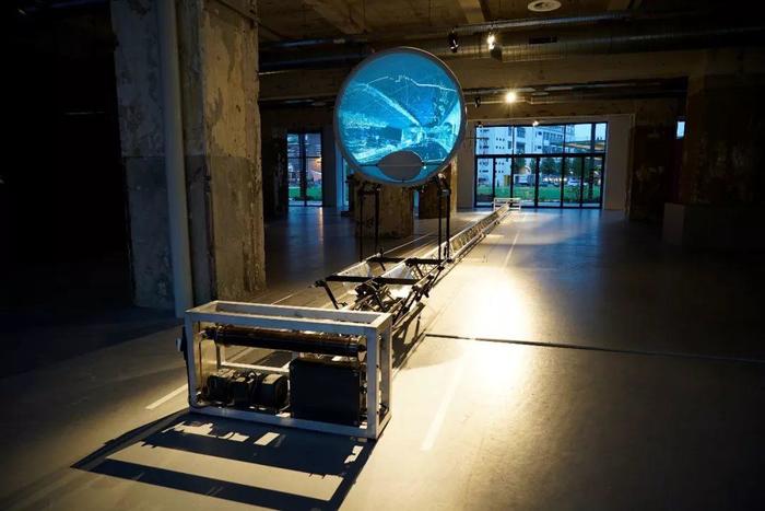 1527320604066a9fa27e5af