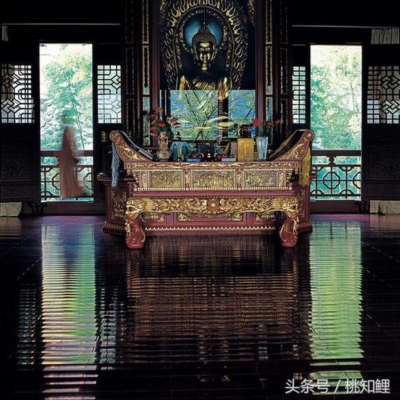 66c40002d2b825b2b49d