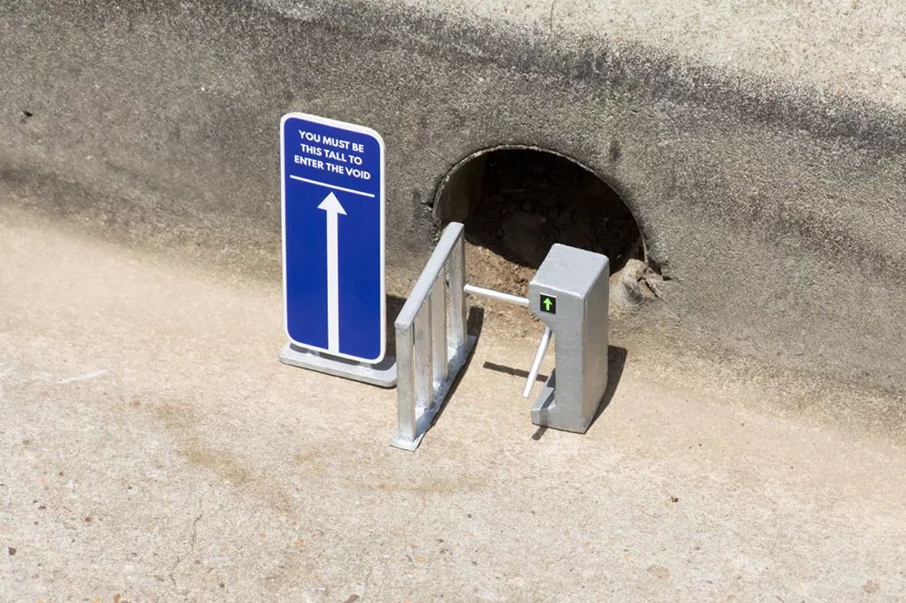 1526045052571bffd5a104d