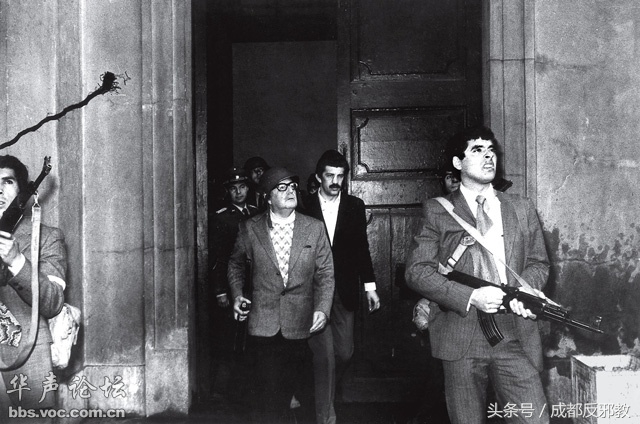 1527039851571daf33f4c6e