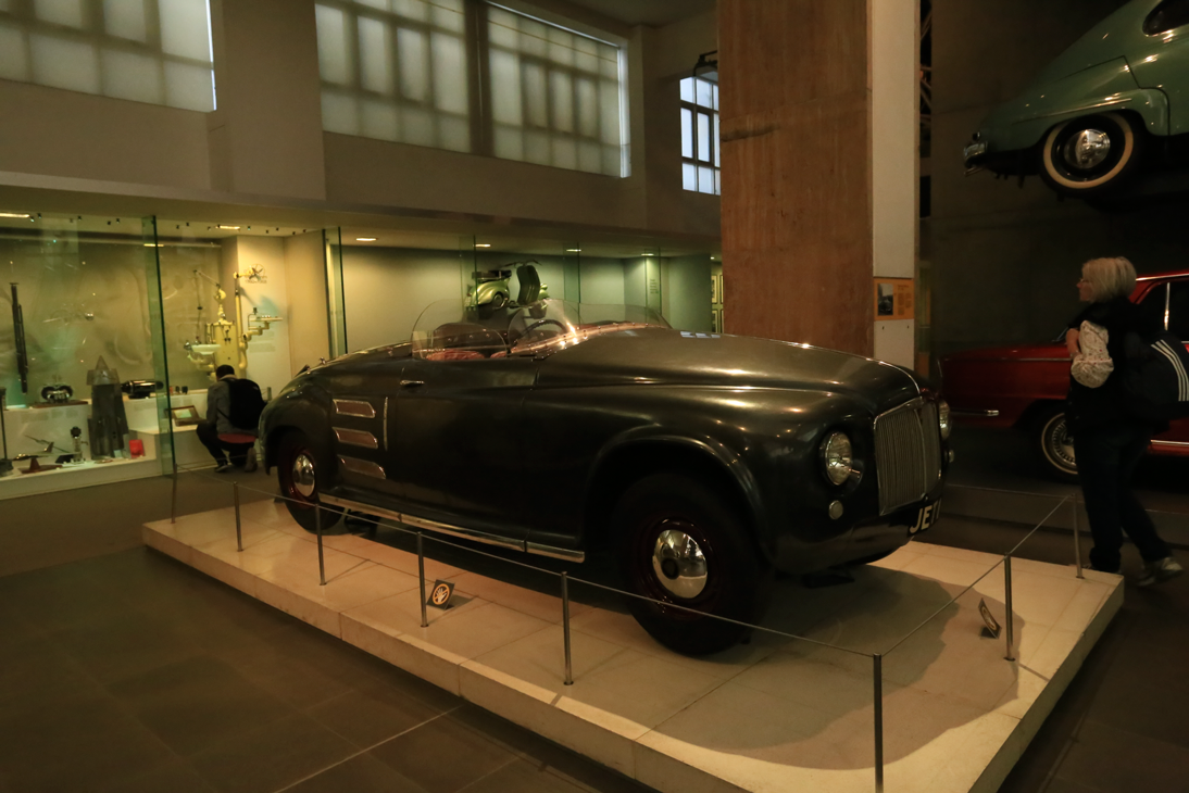 152660875711572f9a7c3d8