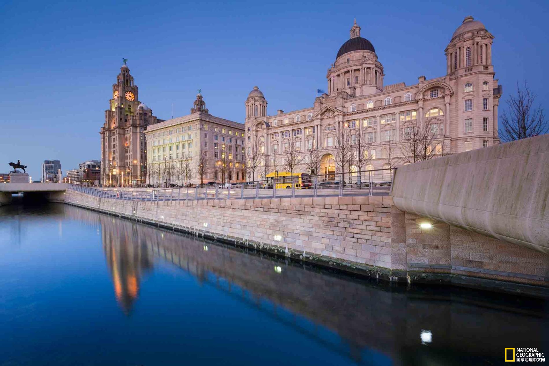 15245643032925b51033dee