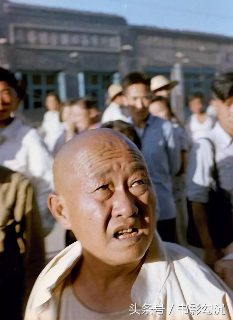 1526471433084cc722b8d0a