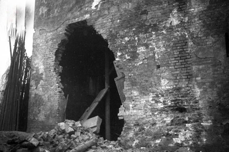 1527509758583611883076b