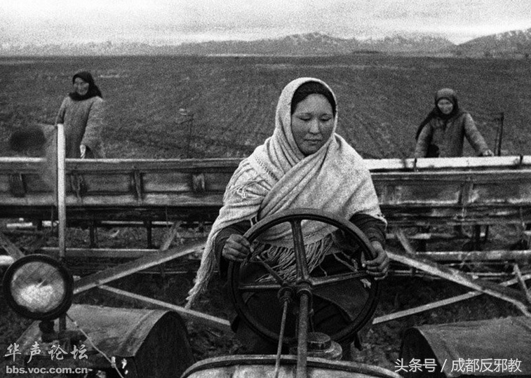 1525917085055571243e167