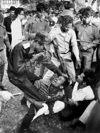 1524823158495a764d66369