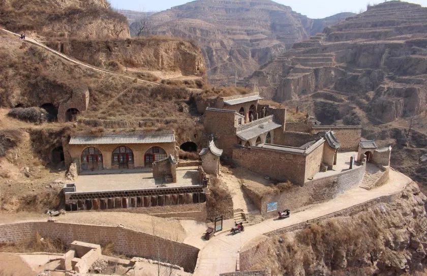 15257596996316322e8f24d