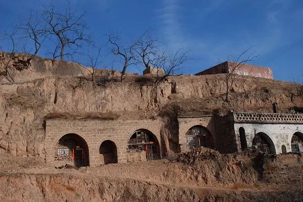 15257596996273a4e50613a