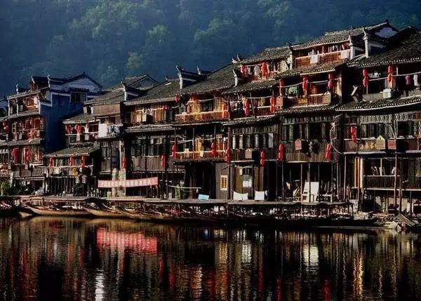 1525759701877fb633b161f