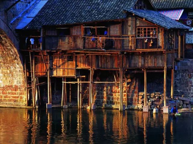 1525759701962f3b58d3b99