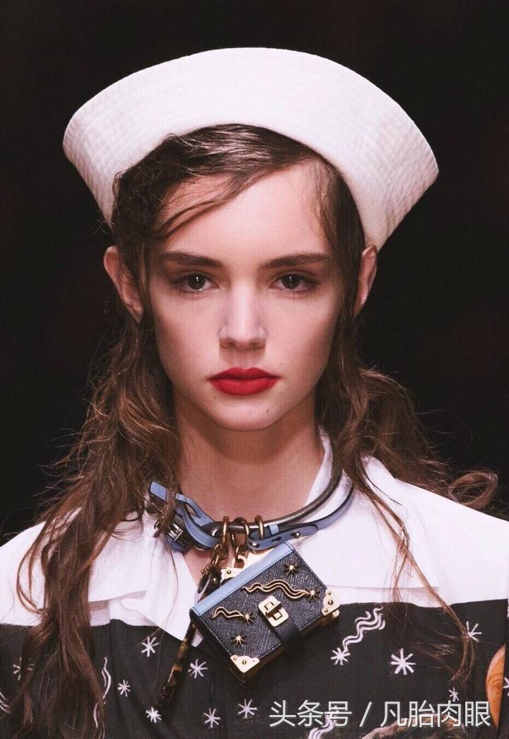 1522318233153bc278eda9f