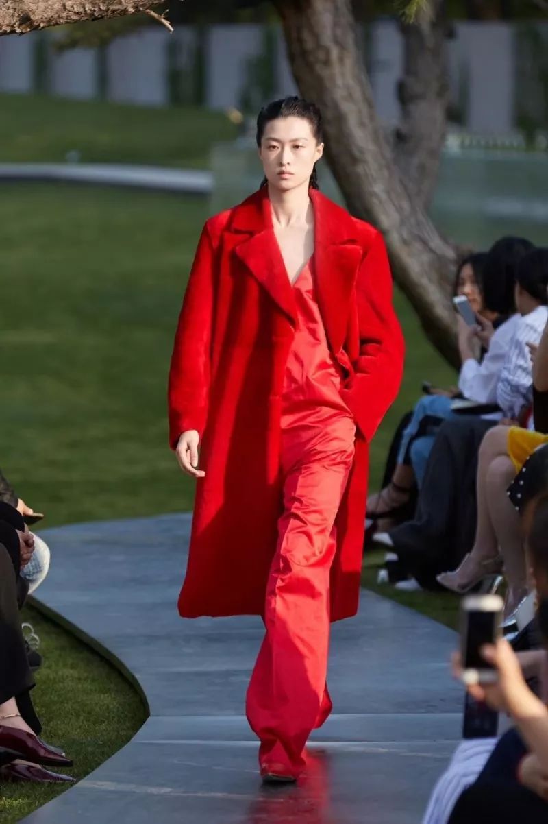 15255126348704a8253d2d8