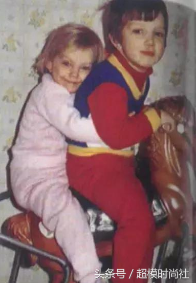 1523154921024c555b371f9