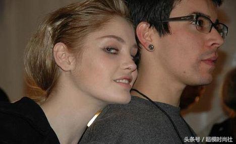 1523154922606f0eead59e4