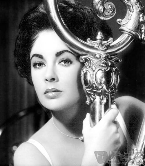 37de0001dfae54aab896