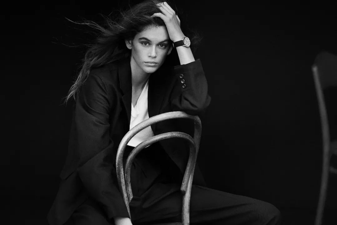 1527329531882c8daf3d8f3