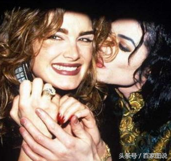 1527246579182b01a03fb46