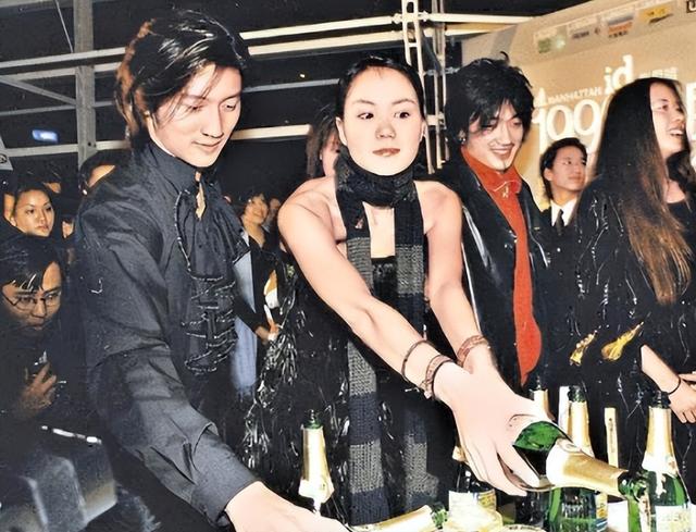 这一次，王菲与谢霆锋，联手给娱乐圈的明星们“上了一课”