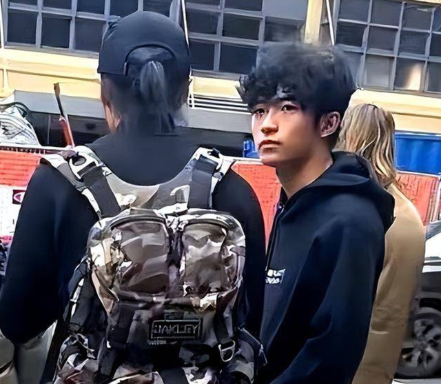 这一次，王菲与谢霆锋，联手给娱乐圈的明星们“上了一课”