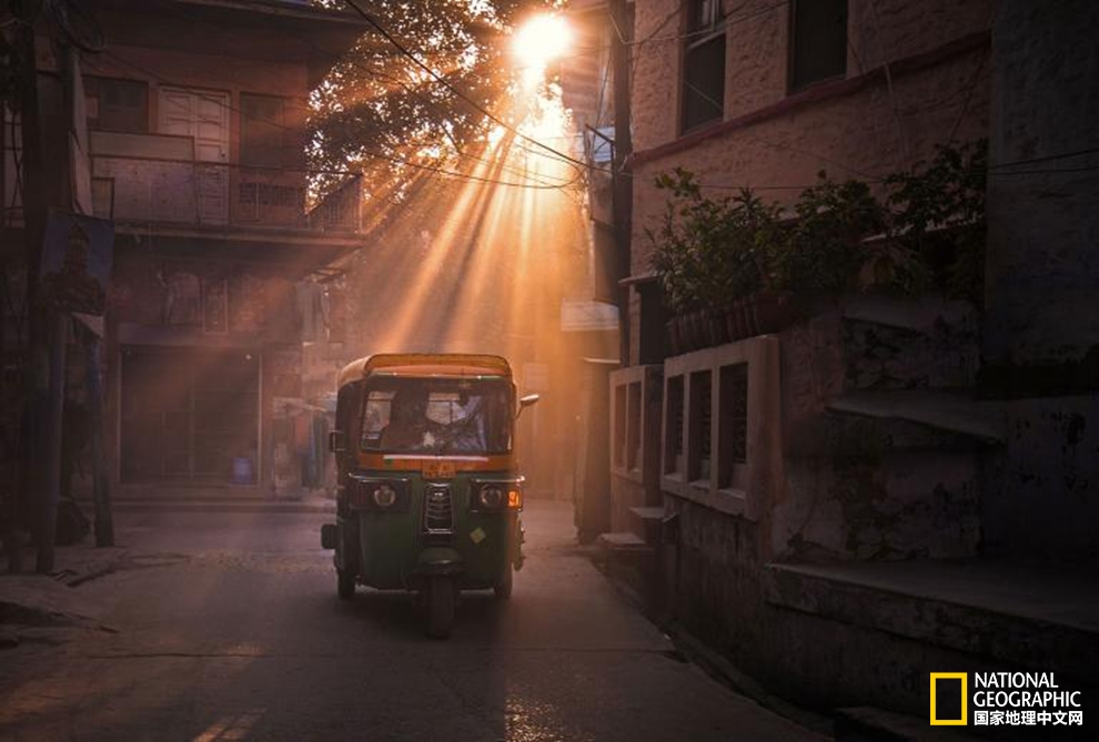 1528881677088bd0baea4aa