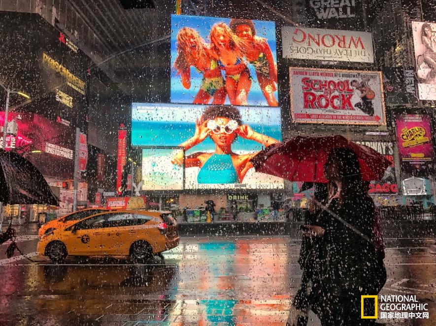 1528881678975f5c066de28